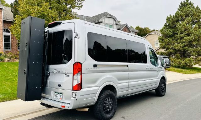 Used 2022 Ford Transit 250 Medium Roof AWD image 6