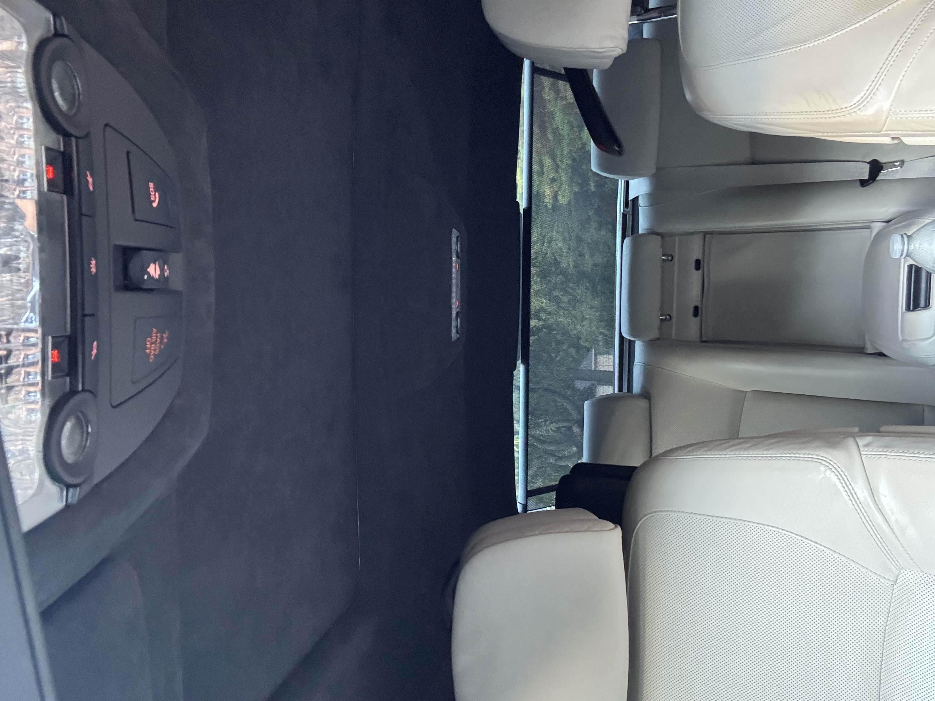 Used 2015 BMW 750i RWD image 24