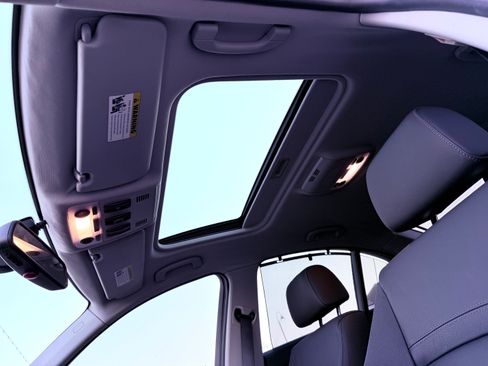 Used 2011 BMW 335i Sedan image 25