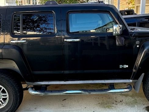 Used 2007 HUMMER H3 image 1