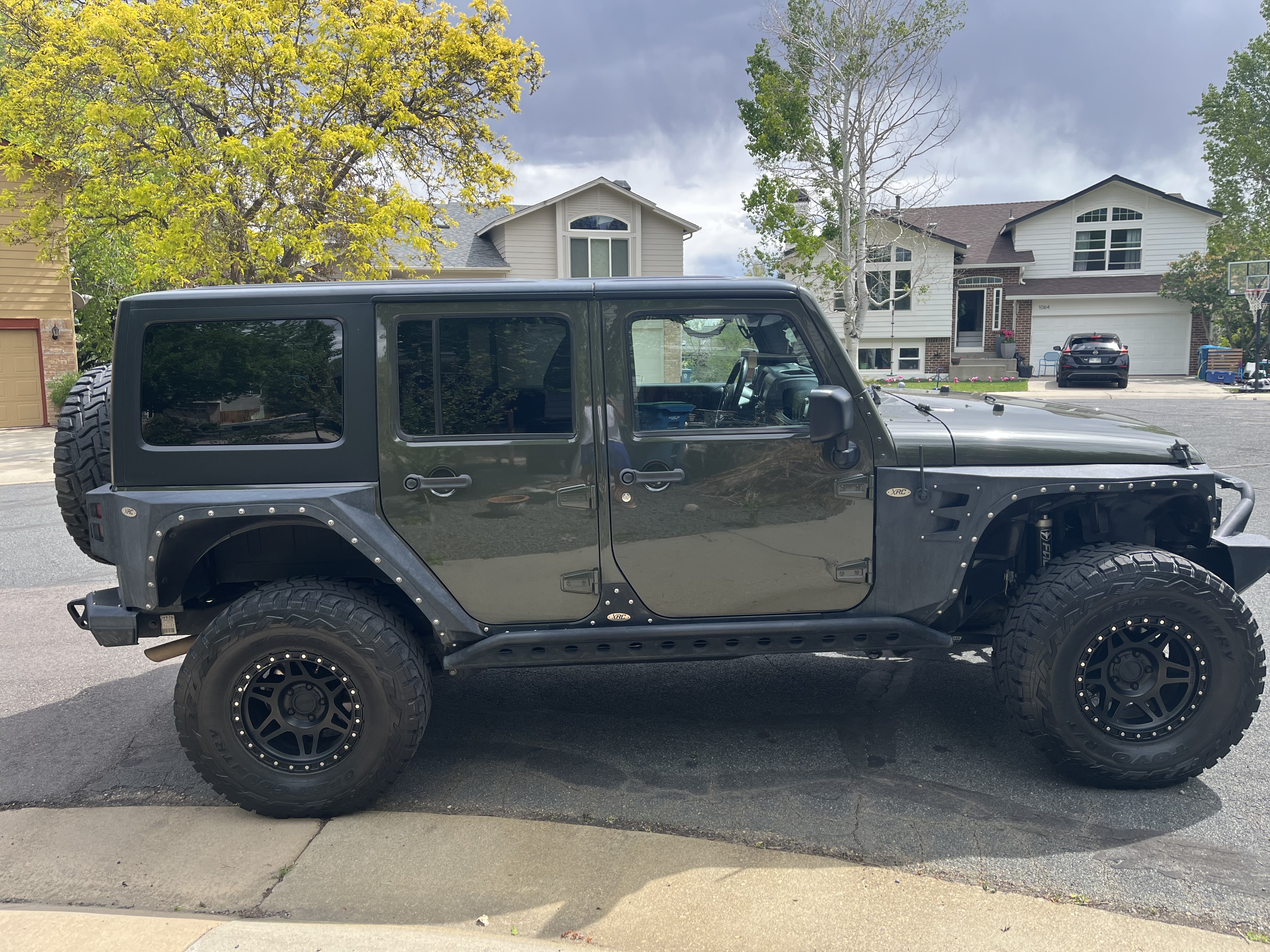 Used 2015 Jeep Wrangler Unlimited Rubicon w/ Connectivity Group AWD/4WD image 12