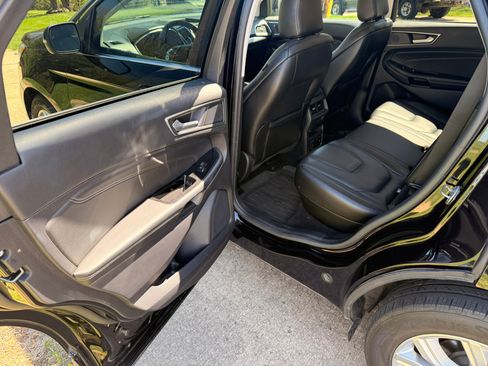 Used 2020 Ford Edge Titanium w/ Equipment Group 301A AWD/4WD image 15