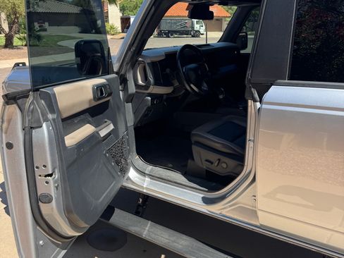 Used 2022 Ford Bronco Wildtrak image 9