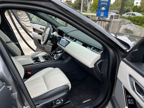 Used 2018 Land Rover Range Rover Velar image 26