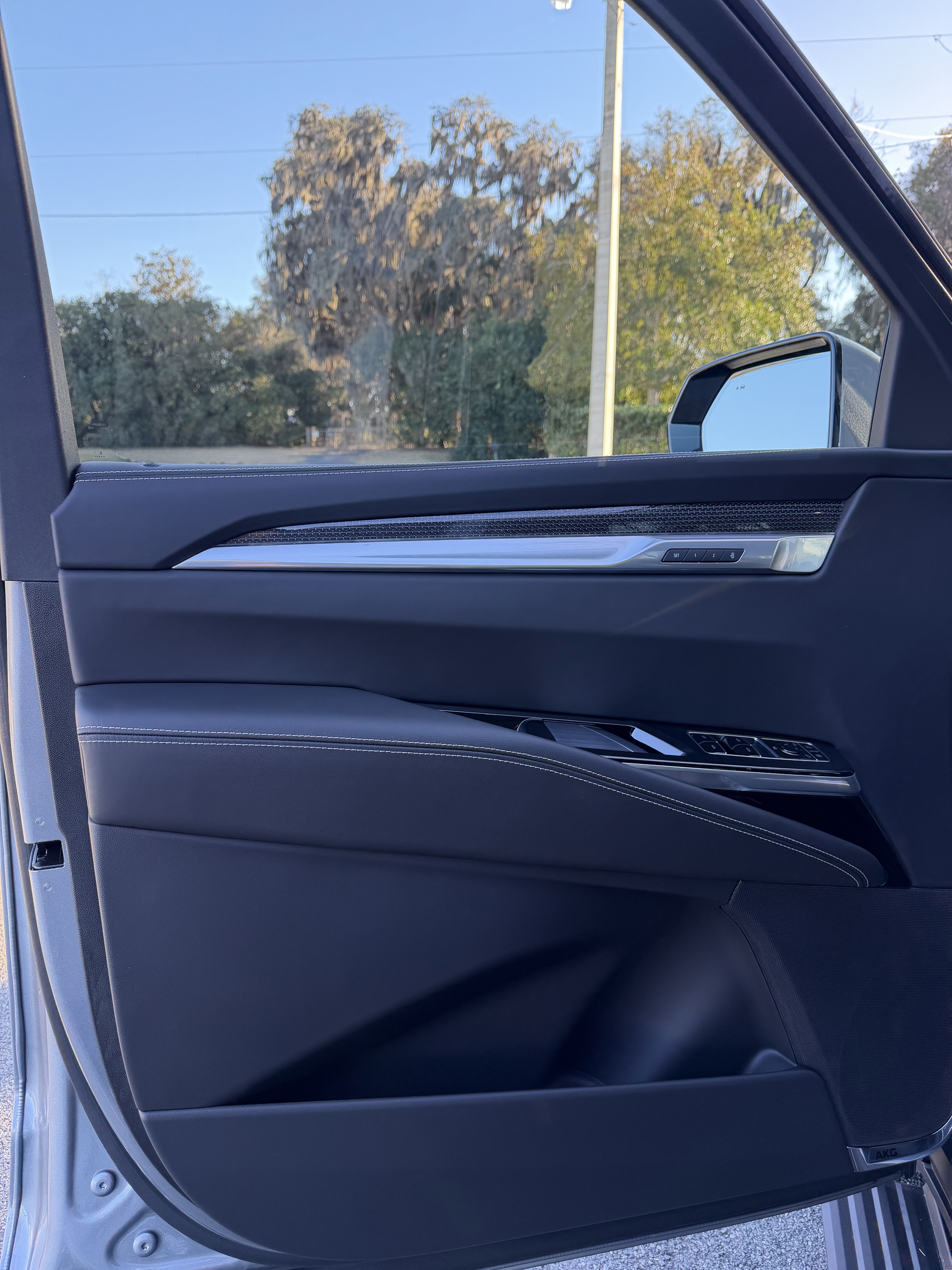 Used 2026 Cadillac Escalade V w/ LPO, ONYX Package AWD/4WD image 19