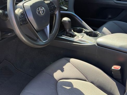 Used 2019 Toyota Camry LE FWD image 10