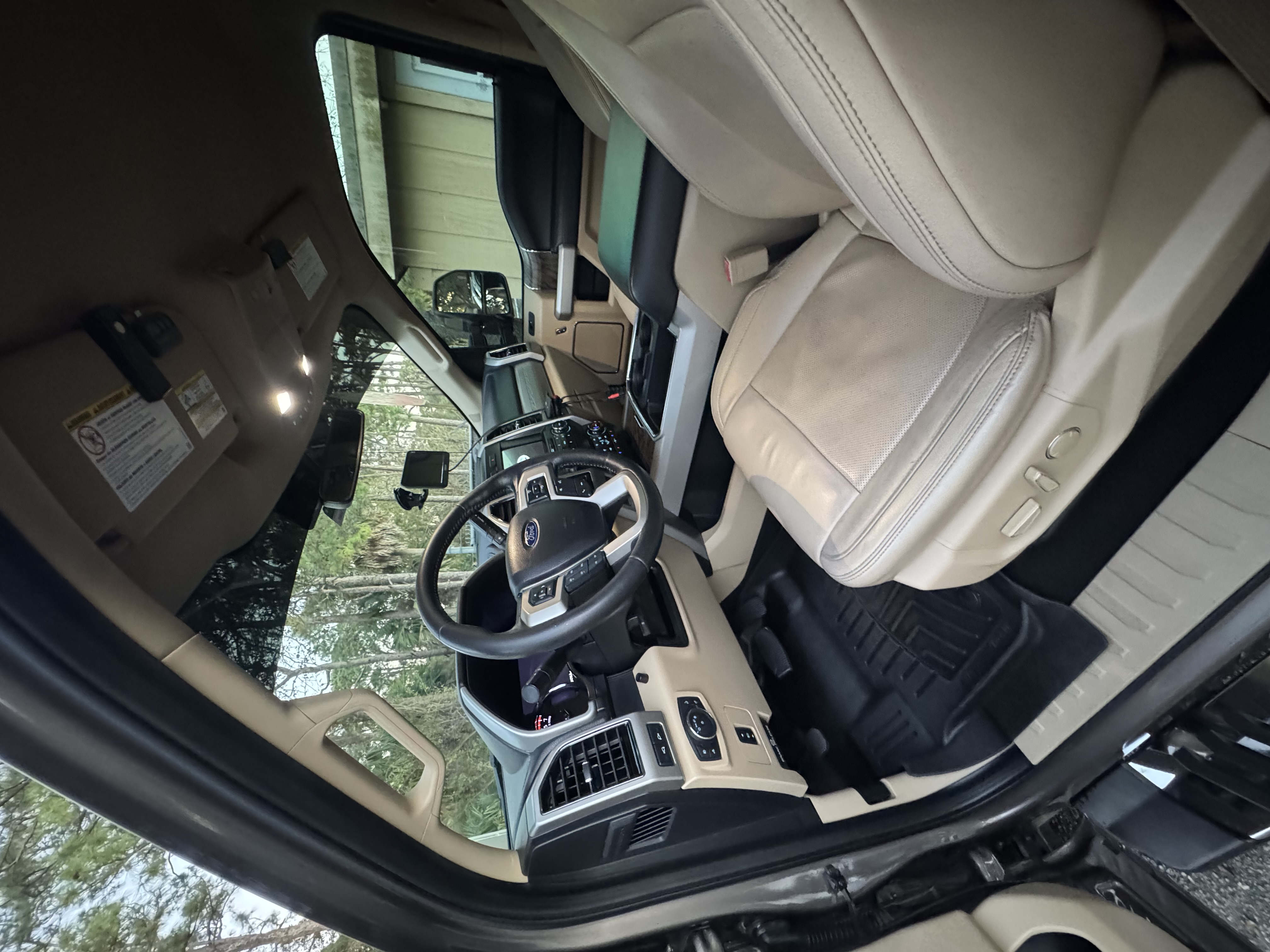 Used 2019 Ford F250 Lariat w/ Lariat Value Package AWD/4WD image 14