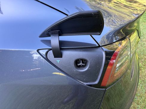 Used 2020 Tesla Model 3 RWD image 23