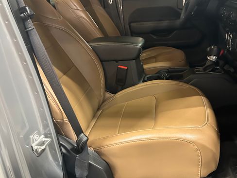 Used 2023 Jeep Wrangler Unlimited Sahara w/ Dual Top Group image 9