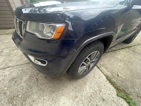 Used 2017 Jeep Grand Cherokee Limited AWD/4WD image 4