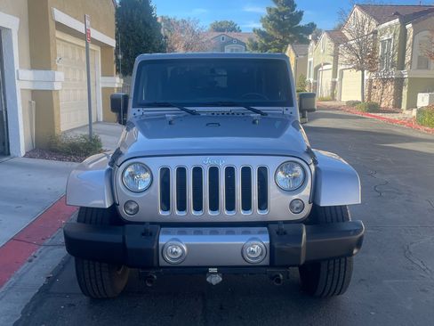 Used 2016 Jeep Wrangler Sahara w/ Connectivity Group image 4