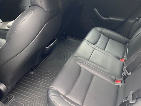 Used 2022 Tesla Model S Plaid image 11