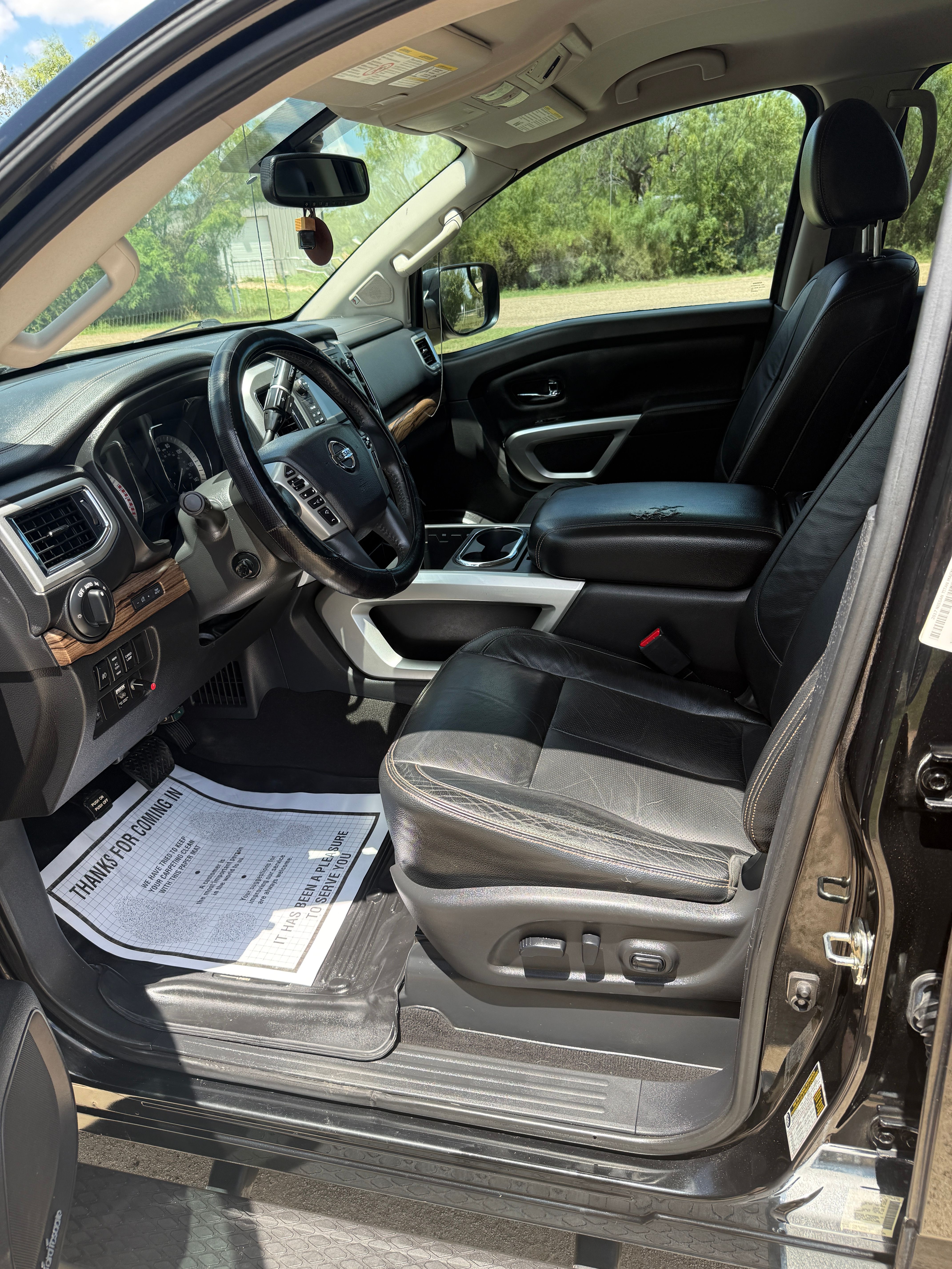 Used 2017 Nissan Titan SL RWD image 8