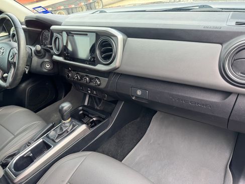 Used 2019 Toyota Tacoma SR5 image 6