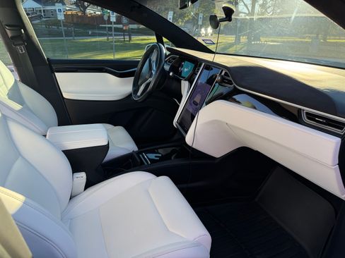 Used 2017 Tesla Model X 100D image 14