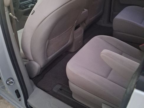 Used 2019 Kia Sedona L image 13