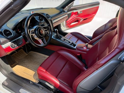 Used 2017 Porsche 718 Boxster S RWD image 8