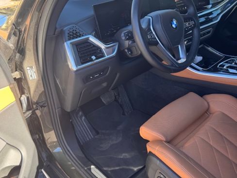 Used 2025 BMW X5 xDrive40i w/ Premium Package image 10