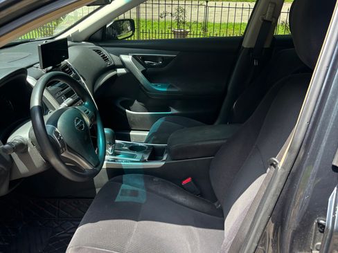 Used 2013 Nissan Altima 2.5 S FWD image 5