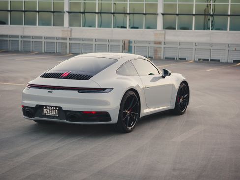 Used 2022 Porsche 911 Carrera S RWD image 9