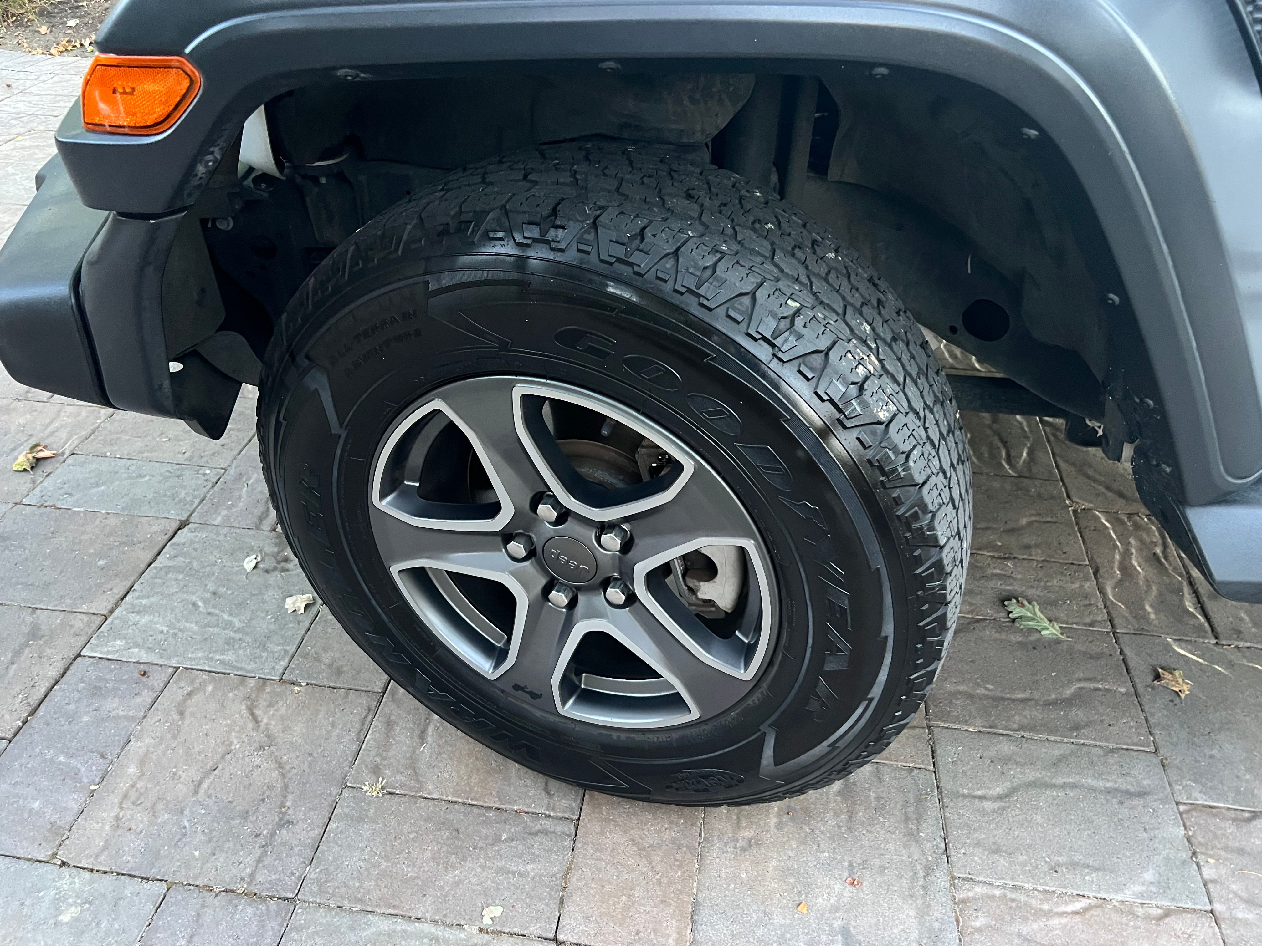 Used 2018 Jeep Wrangler Unlimited Sport S AWD/4WD image 17