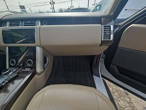 Used 2020 Land Rover Range Rover HSE image 21
