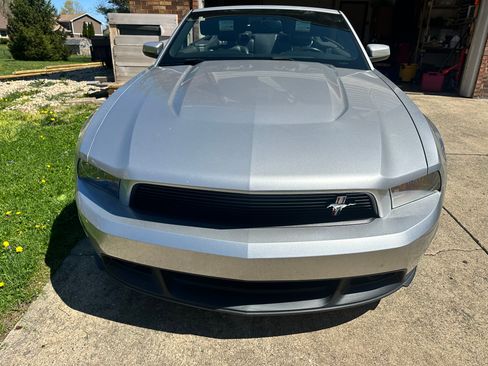 Used 2012 Ford Mustang GT Premium image 26