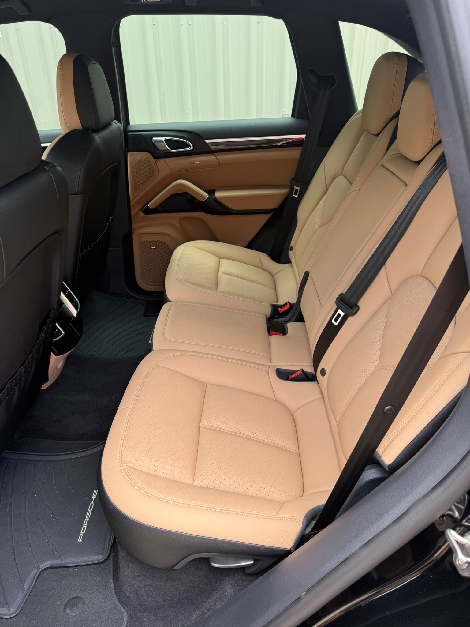 Used 2017 Porsche Cayenne AWD/4WD image 5