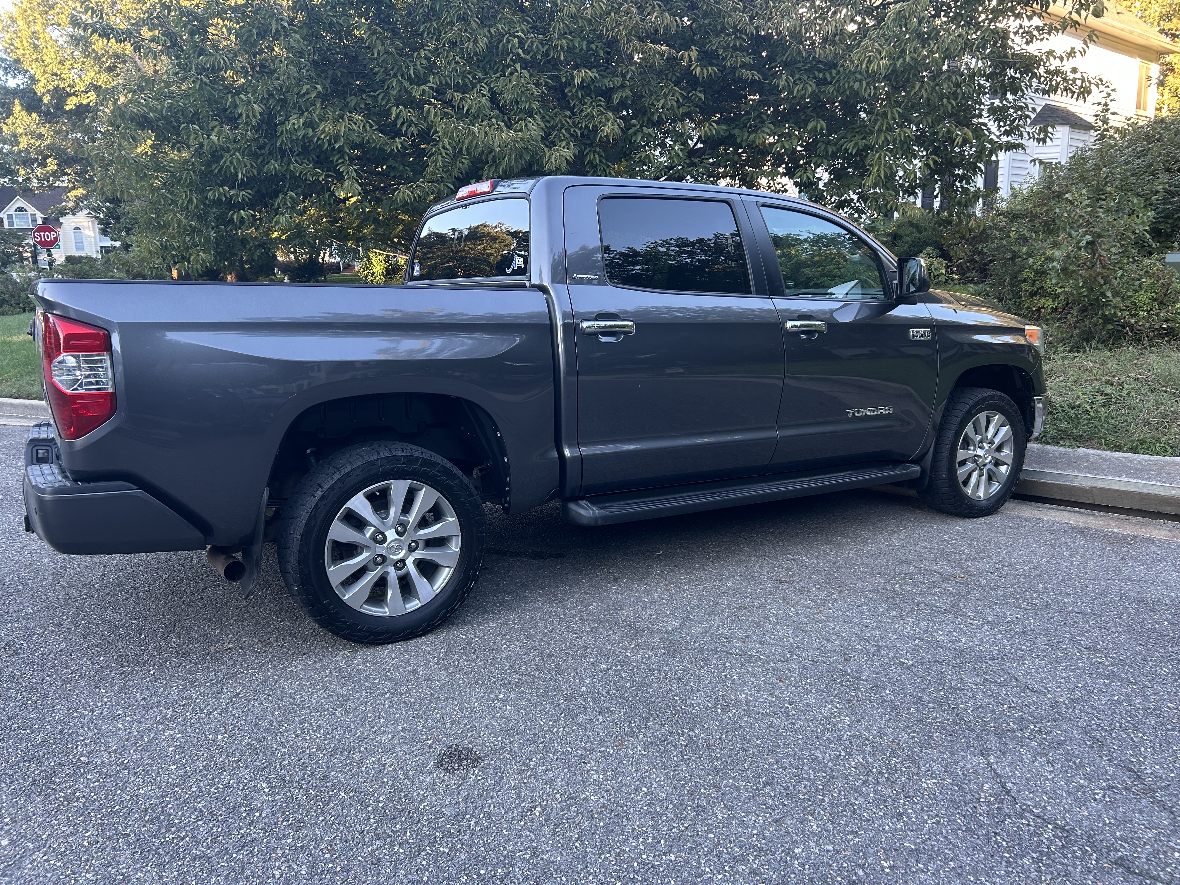 Used 2015 Toyota Tundra Limited w/ Limited Premium Package AWD/4WD image 1