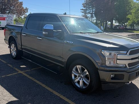 Used 2020 Ford F150 Platinum w/ Equipment Group 701A Luxury AWD/4WD image 4