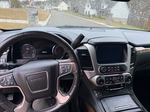 Used 2016 GMC Yukon XL Denali w/ Open Road Package image 11