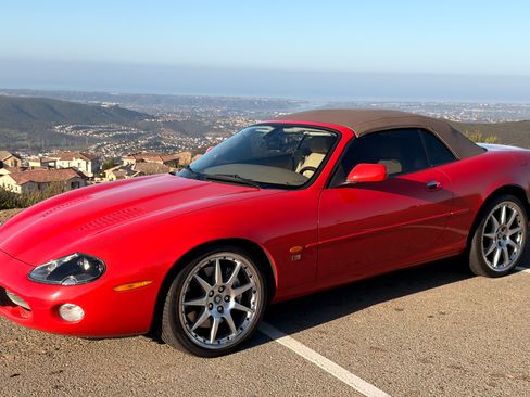 Used 2003 Jaguar XK8 Convertible image 13