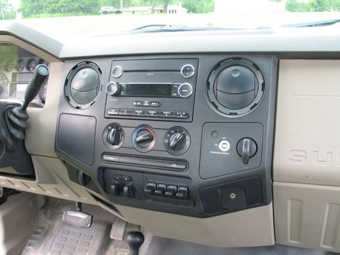 Used 2009 Ford F250 XL AWD/4WD image 17