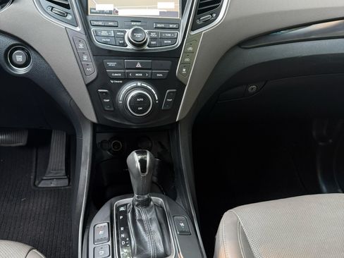 Used 2016 Hyundai Santa Fe Limited w/ Option Group 04 AWD/4WD image 13