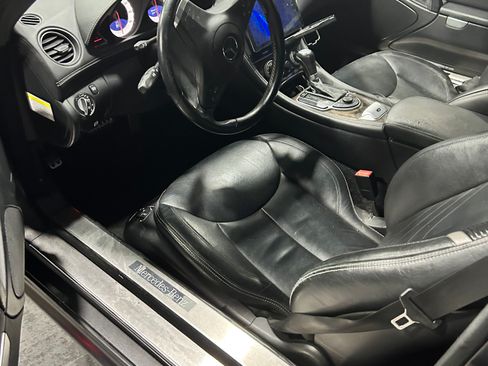 Used 2011 Mercedes-Benz SL 550 image 5