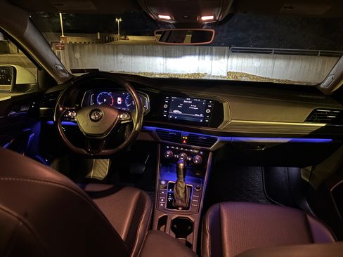 Used 2019 Volkswagen Jetta SEL w/ Cold Weather Package image 8