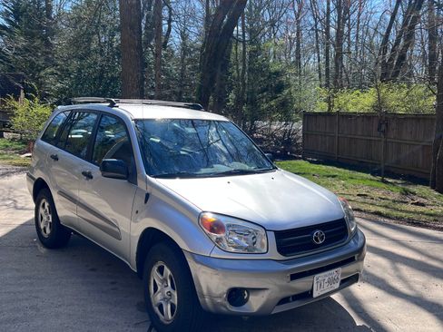 Used 2005 Toyota RAV4 2WD image 1