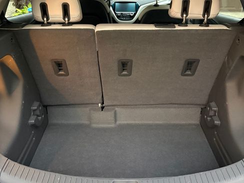Used 2017 Chevrolet Bolt Premier FWD image 4