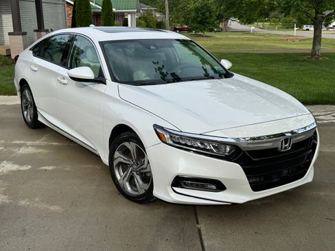 Used 2018 Honda Accord EX image 1