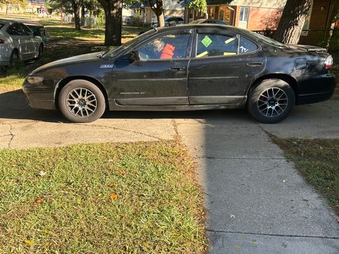 Used 2001 Pontiac Grand Prix GT w/ Opt Pkg 1 image 2