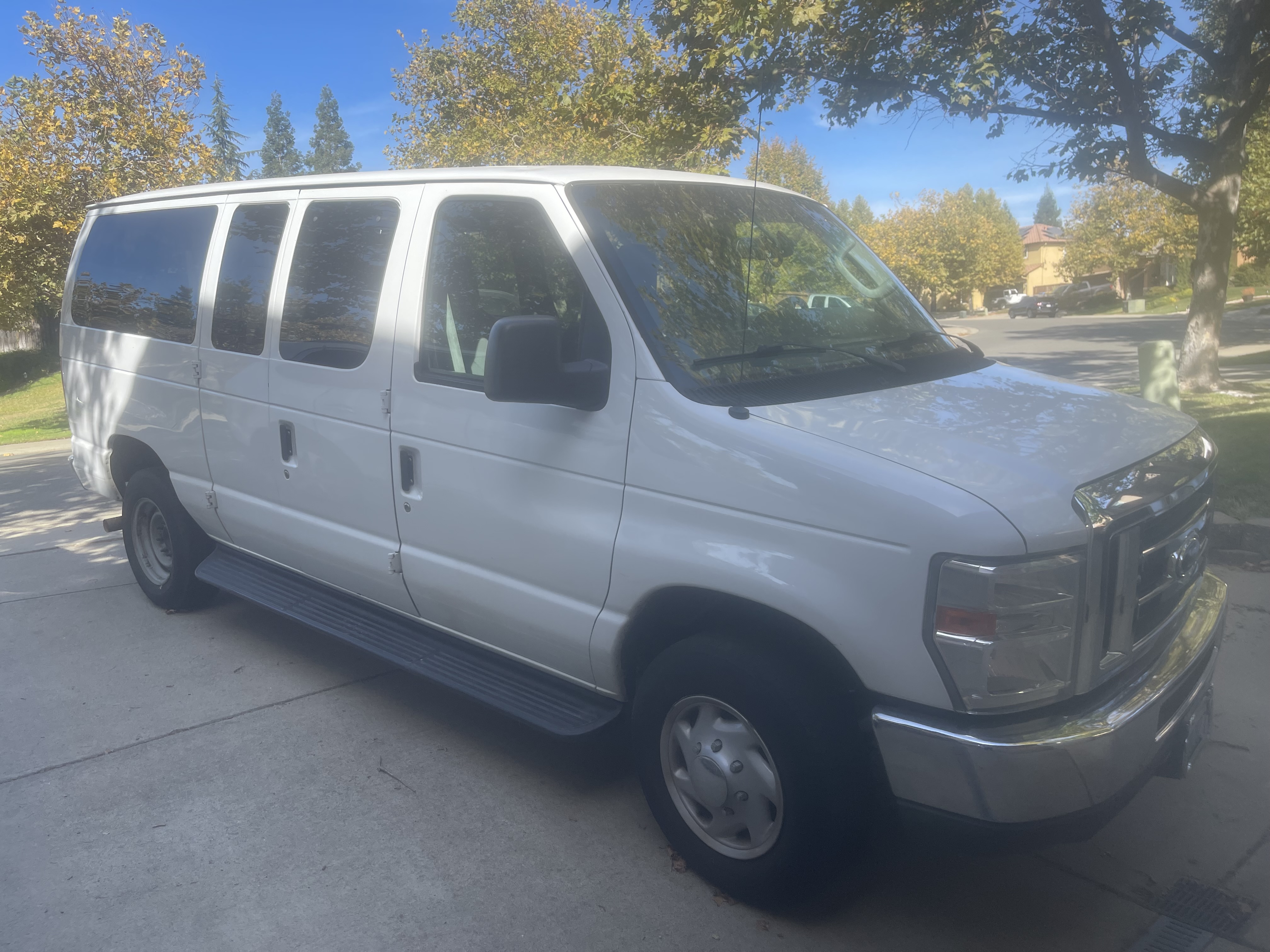 Used 2014 Ford E-350 and Econoline 350 XLT RWD image 9