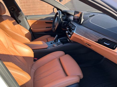 Used 2022 BMW 530i xDrive w/ Convenience Package image 13