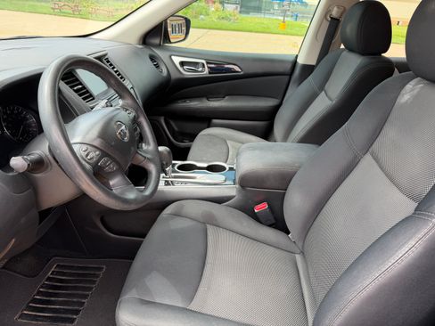 Used 2017 Nissan Pathfinder S FWD image 11