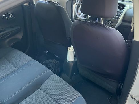 Used 2015 Nissan Versa SV FWD image 10