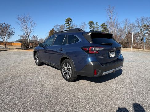 Used 2022 Subaru Outback Limited XT image 10