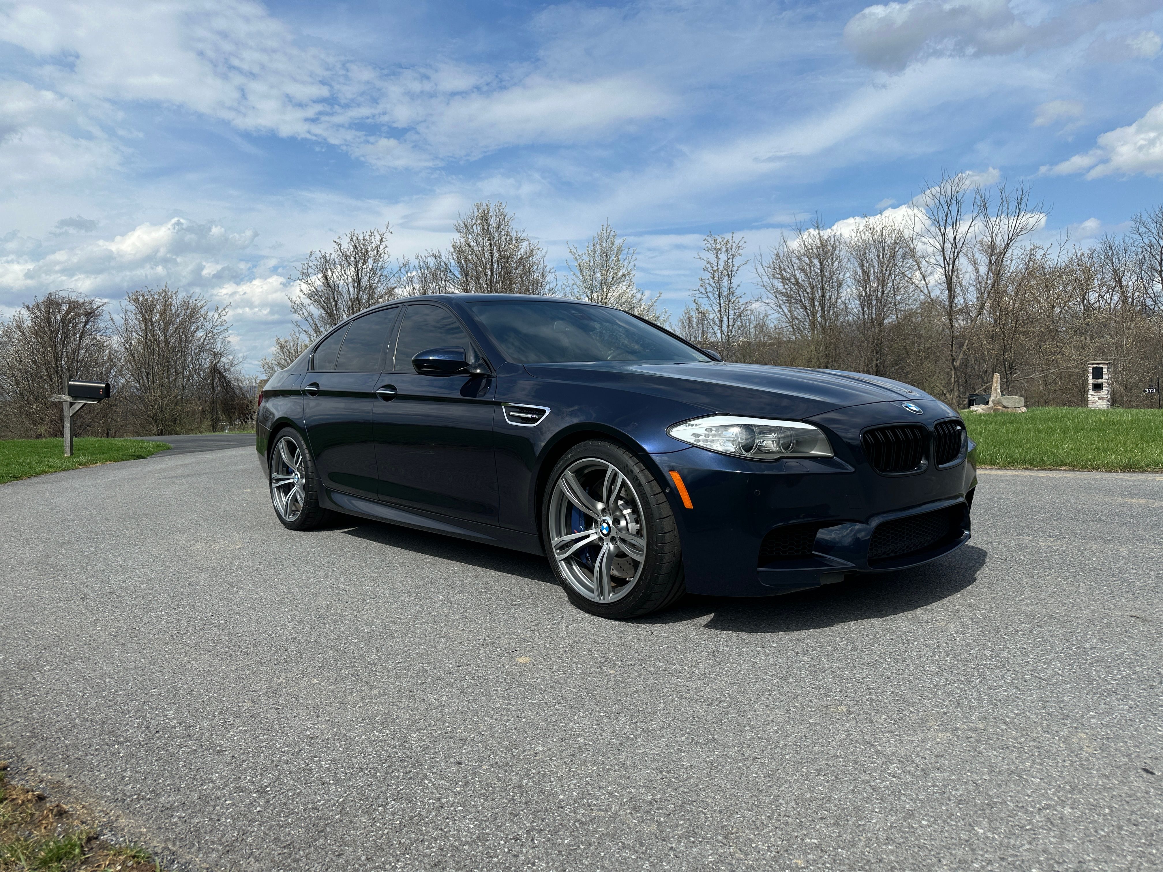 Used 2013 BMW M5 RWD image 5