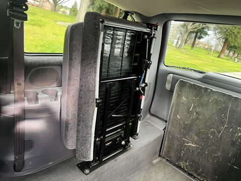 Used 1999 Dodge Grand Caravan LE image 13