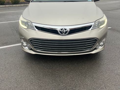Used 2015 Toyota Avalon Limited image 2