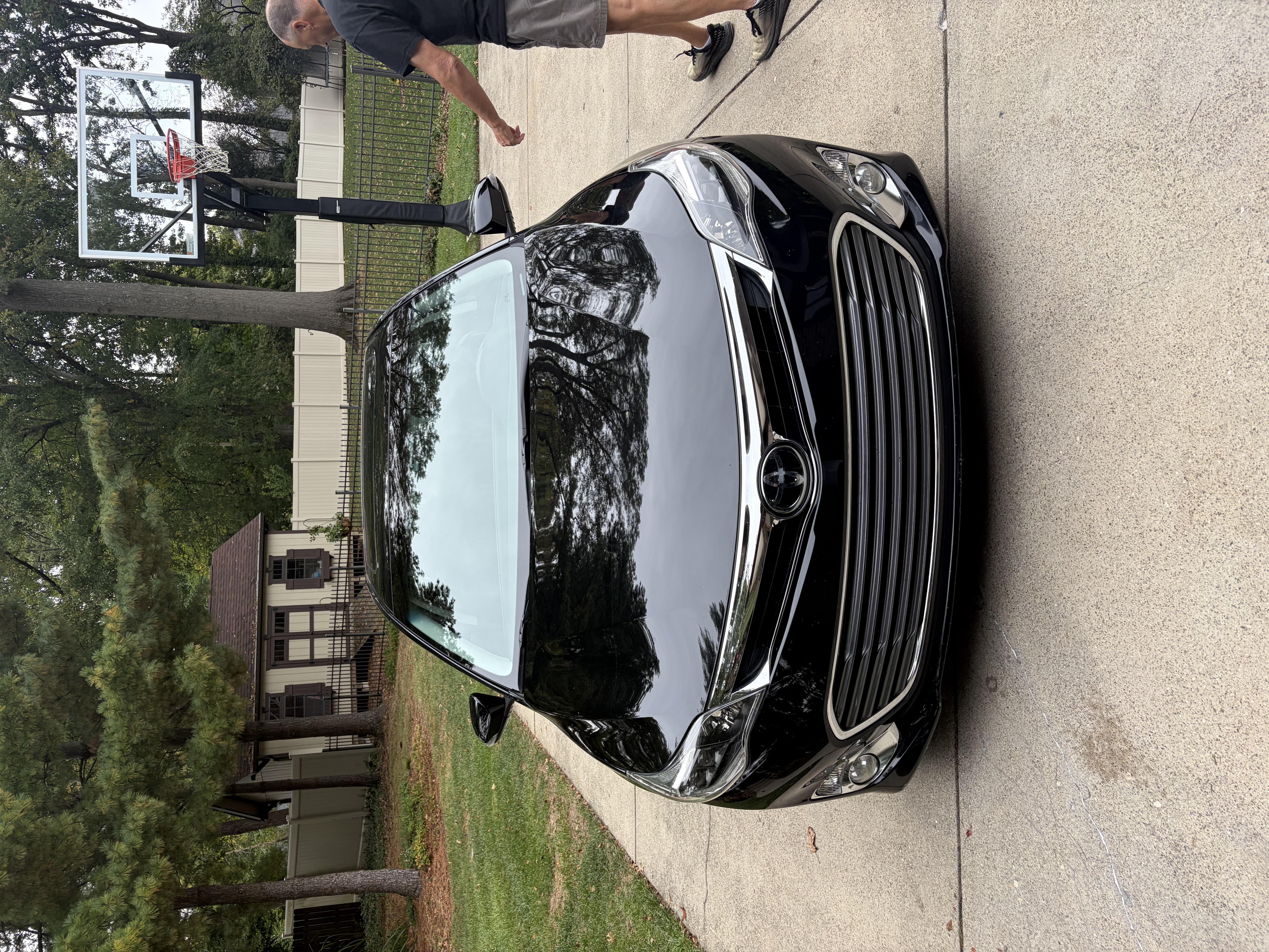 Used 2015 Toyota Avalon Limited w/ Technology Package FWD image 2