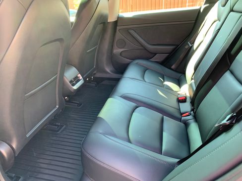 Used 2021 Tesla Model 3 Standard Range Plus image 12